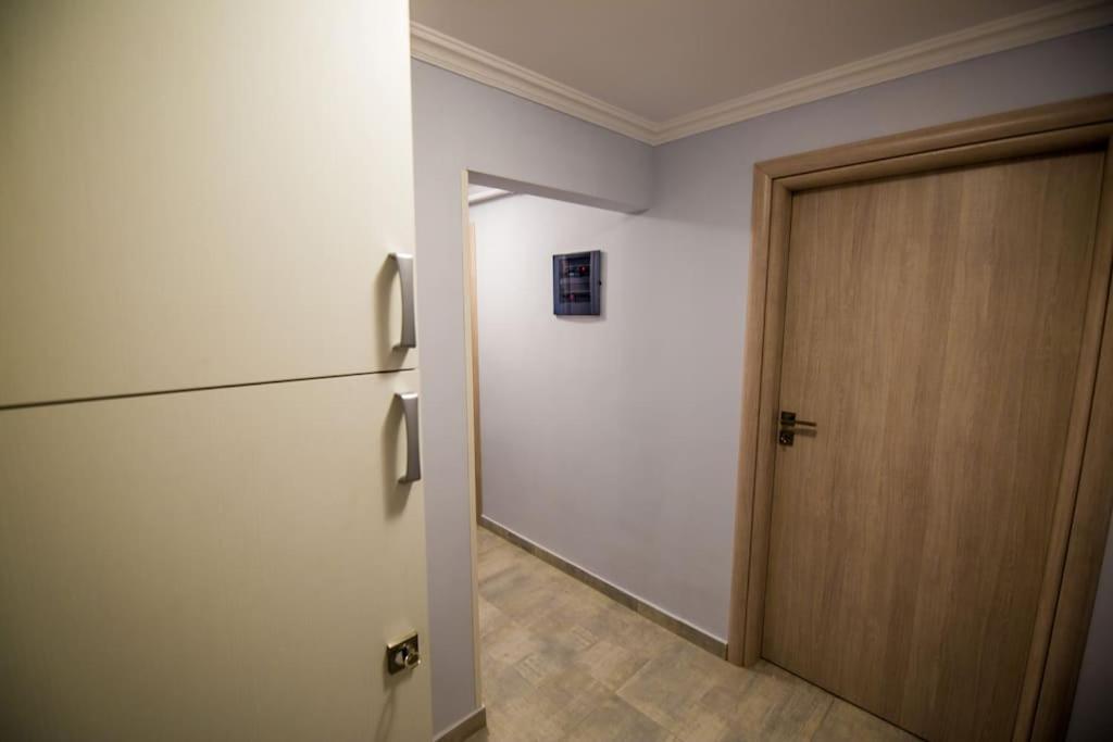 2 Bedrooms Apartment Close To Metro Dafni In Athens Exterior photo